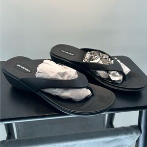 Okabashi Women's Classic Black Sandals